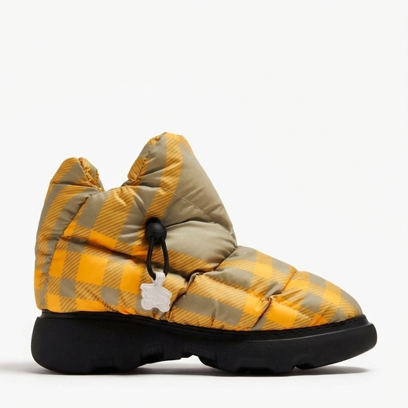 NEW BURBERRY men\'s check pillow boots in yellow